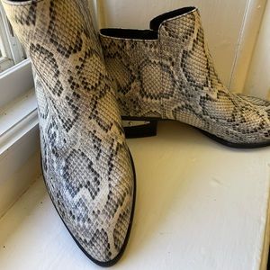 Circus size 10 snakeskin boots with studs